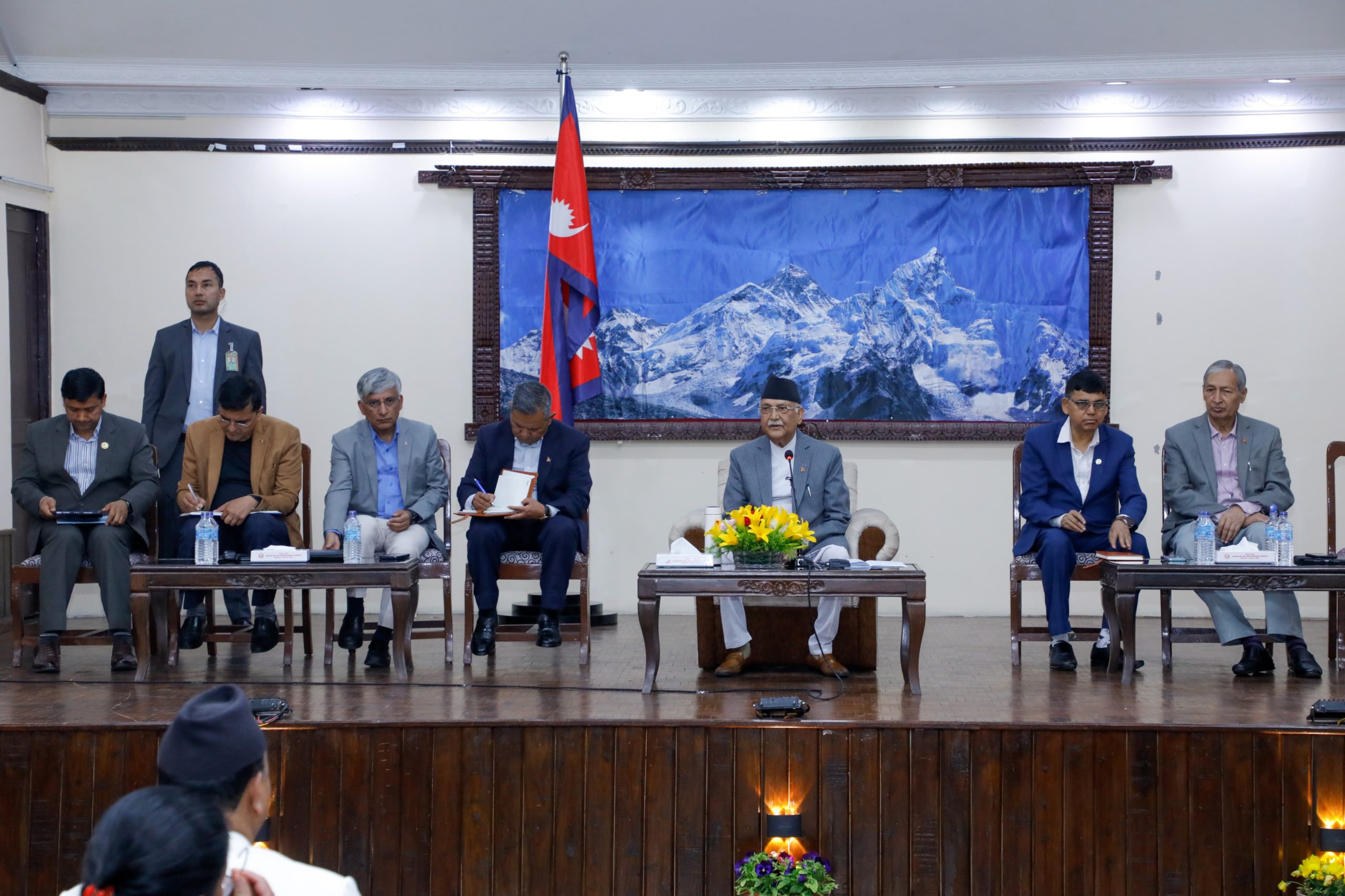 एमाले संसदीय दलको बैठक : नीति तथा कार्यक्रम सही छ, ढुक्कले समर्थन गर्नुस् : प्रधानमन्त्री