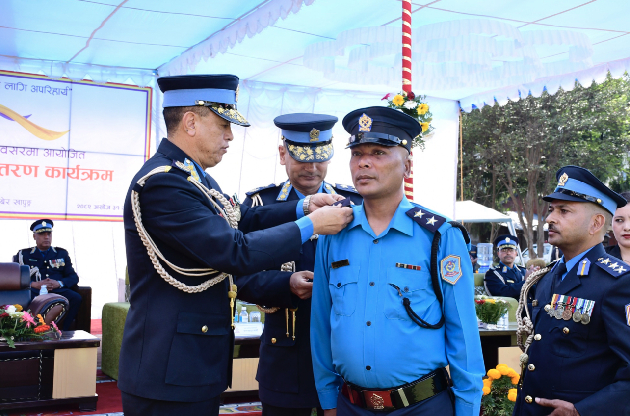 प्रहरी महानिरीक्षक चन्द्र कुबेर खापुङ्गबाट ७०औं प्रहरी दिवसमा सम्मान र पुरस्कार वितरण, प्रहरी संगठनमा नयाँ उर्जा!